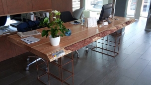 TAVOLO IN LEGNO MASSICCIO PERSONALIZZATO DIREZIONE
